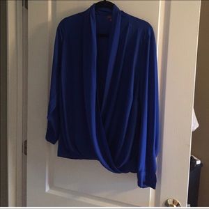 CLOSING CLOSET SO FEEL FREE TO MAKE A OFFER!